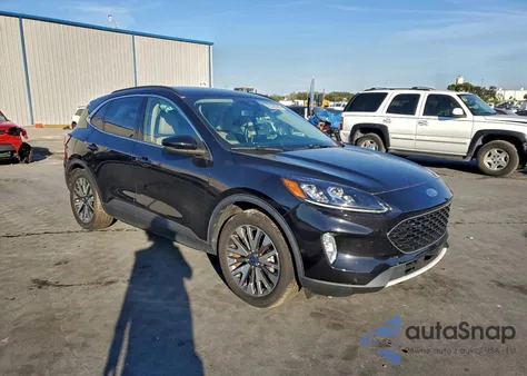 2020 Ford Escape Titanium z USA, uszkodzony, nr VIN 1FMCU0DZ0LUC13923